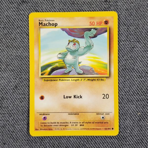Machop 52/102 Vintage Base Set Pokemon Trading Card in Near Mint Condition!