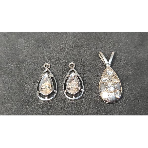14K White Gold Pendants With Diamonds - Weight: 1.9g