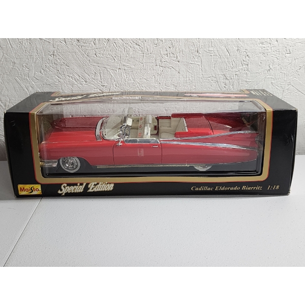 Maisto Special Edition 1:18 Scale Diecast Model Red 1959 Cadillac Eldorado Biarritz - New in Box