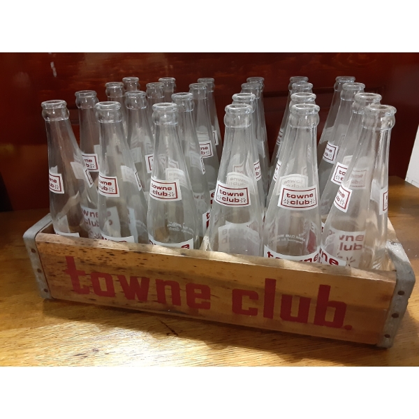 Soda - Vintage Case 24 Pcs "TOWNE CLUB" Crate & Bottles As Shown - See Pics