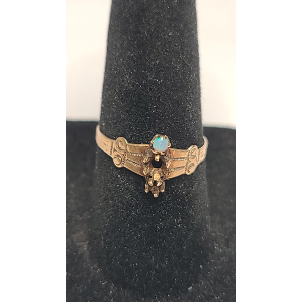 Women's 10K Gold Victorian Style Ring With Opal (Missing Stone) - Size 7 - Weight: 1.0g