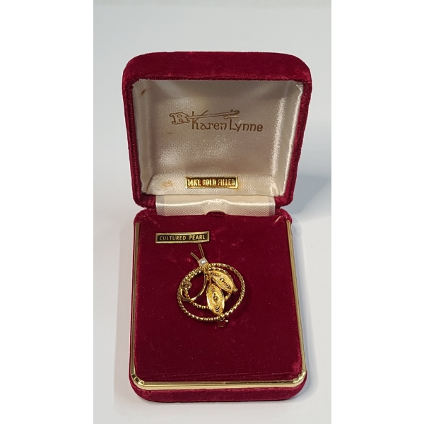 Vintage Gold Filled Filigree Leaf Brooch Pin With Cultured Pearl - Weight: 3.9g