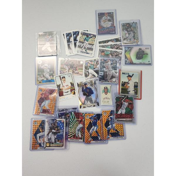 Lot of Assorted Baseball Trading Cards Including Topps, Panini Mosaic, Rookie Cards, & More!