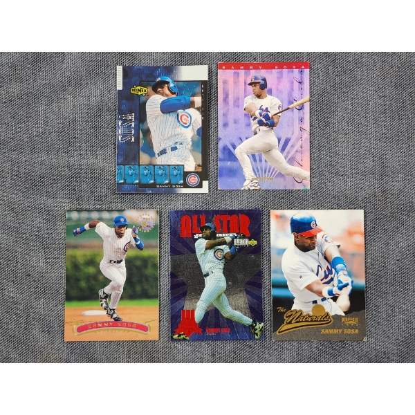 Five Assorted Chicago Cubs Sammy Sosa Baseball Trading Cards Including Upper Deck, Topps & Pinnacle