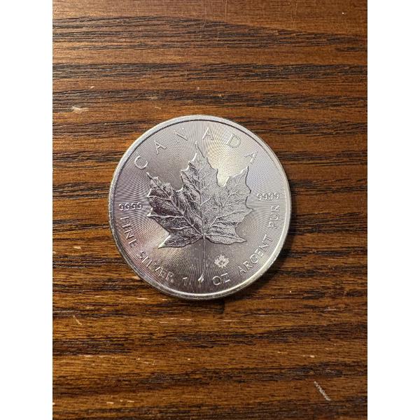  2016 Canadian Silver Maple Leaf coin - FV $5.00 (CAD)