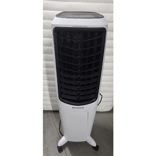 Like New! Honeywell Evaporative Cooler With Remote Control!