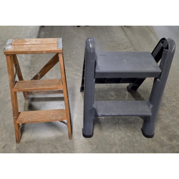 Wooden 23'' Folding Step Ladder & Rubbermaid 24'' Folding Stool Both In Excellent Working Condition