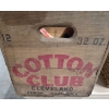 Image 5 : Vintage Cotton Club Wood Crate & Collection Of 45 Records -No Shipping