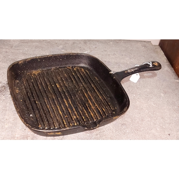 Antique Cast Iron Griddle 9 x 9 - Exc Condition 