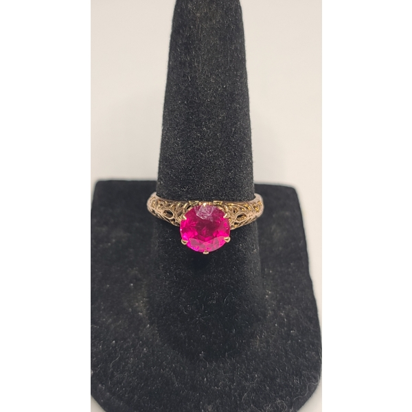 Women's Vintage 10K Yellow Gold Filgree Style Ring With Pink Stone - Size 6 - Weight: 2.5g