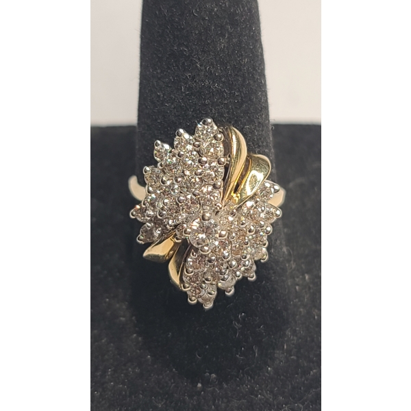 Women's 14K Yellow Gold Diamond Cluster Cocktail Ring - Size 7 - Weight: 7.2g