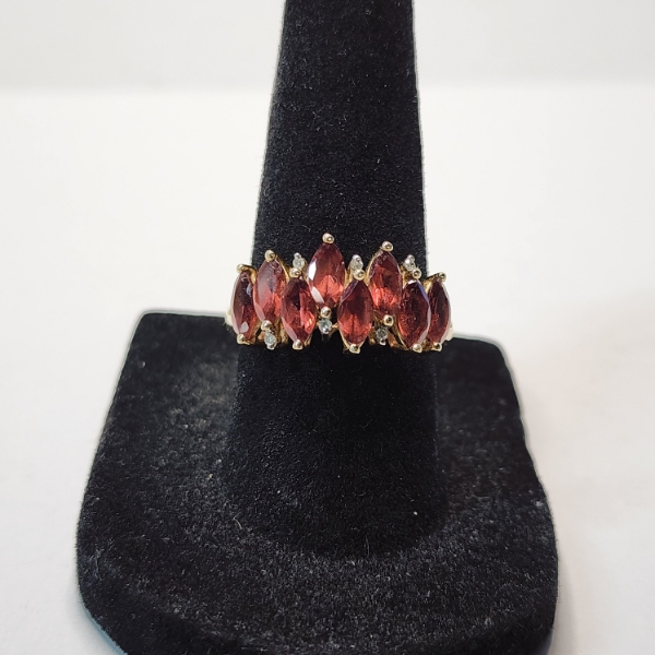 Vintage-Style Red Garnet 10K Gold Ring - Size 7 - TW: 2.6g