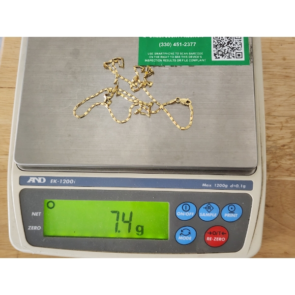 Stunning 18K Yellow Gold Men's Chain Necklace Weighing 7.4 Grams 
