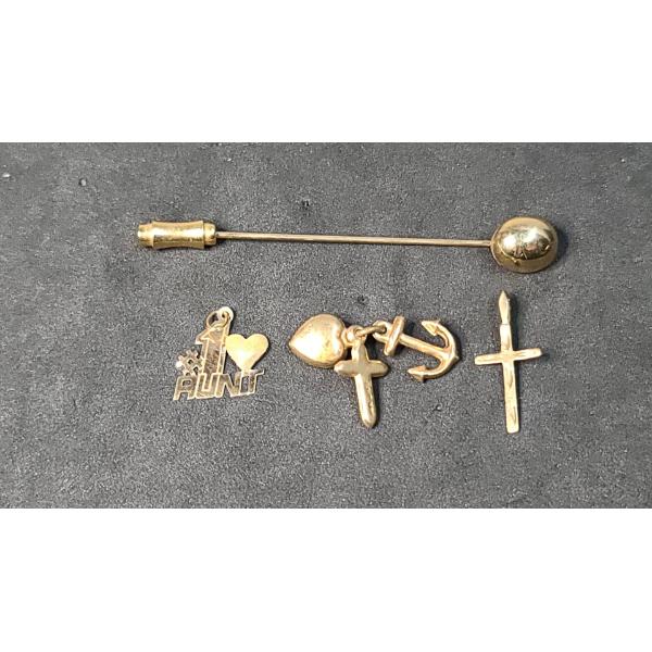 14K Gold Bracelet Charms, Pendant & Vintage Stick Pin - Total Weight: 3.4g