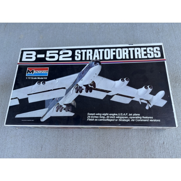 B-52 Stratofortress - Monogram 1/72 Scale Model Kit- never used! comes with instructions 
