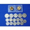 Image 5 : Assorted U.S. Coins: Sacagawea Dollars, Jennedy Half Dollars, Washington Quarters