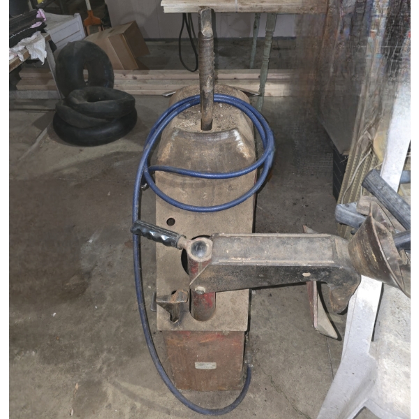 Pneumatic Tire Mounting Machine