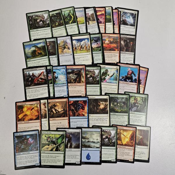 Over 100 Assorted MTG Magic The Gathering Trading Cards ~ Mostly From the Dominaria Set