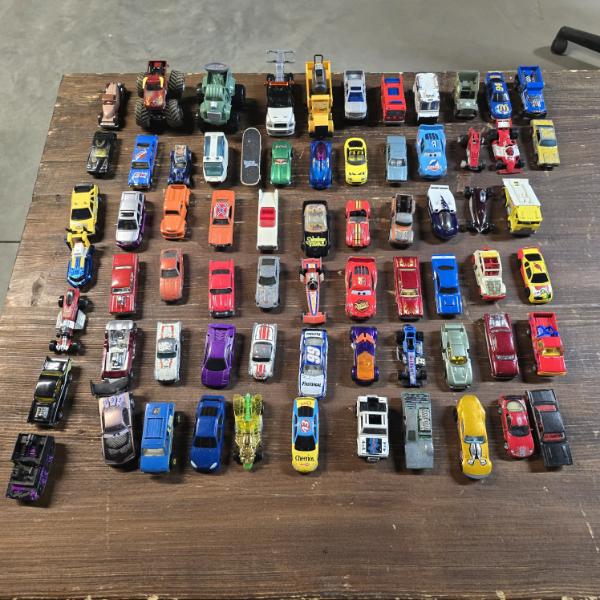 Assorted Die Cast Cars incl Hot Wheels, Matchbox and More