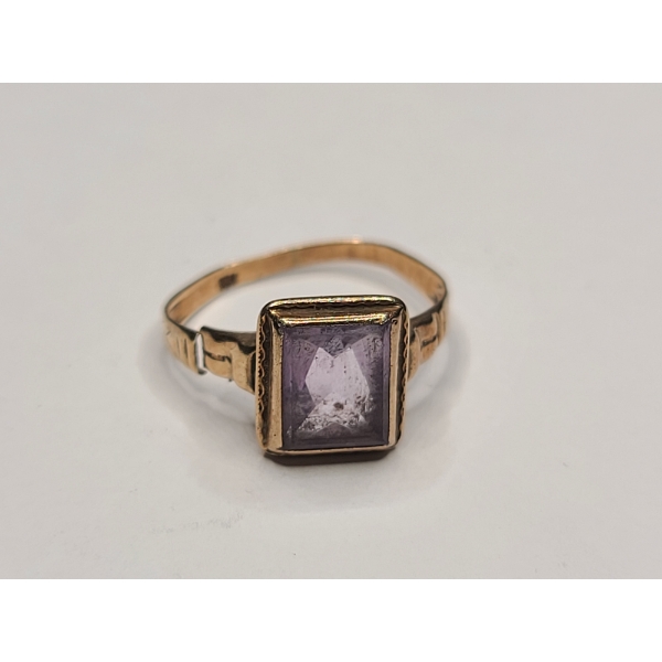 10K Yellow Gold Antique Style Ring With Light Purple Gemstone (Clipped) - Weight: 1.6g
