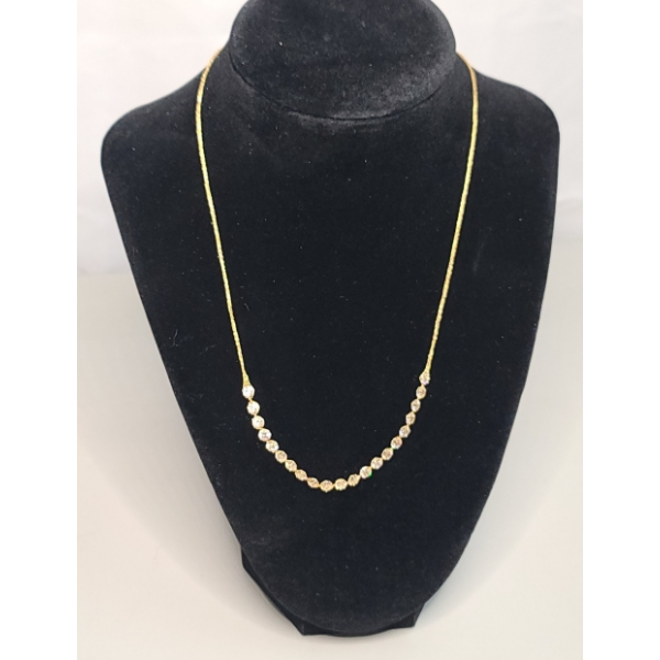 14K Gold 18" Necklace With Accent Stones - Weight: 3.5g