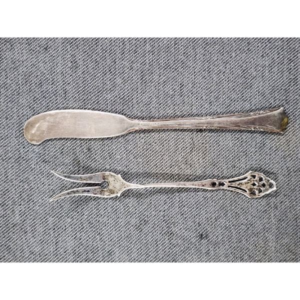 Sterling Silver Knife & Fork Weighing 39.5 Grams