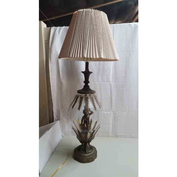 Vintage Hollywood Regency Style Brass Lamp With Cherub