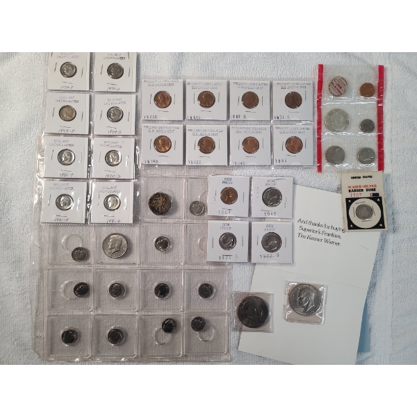Large Lot of Assorted United States Coins Including Silver Walking Liberty Half Dollar & Barber Dime