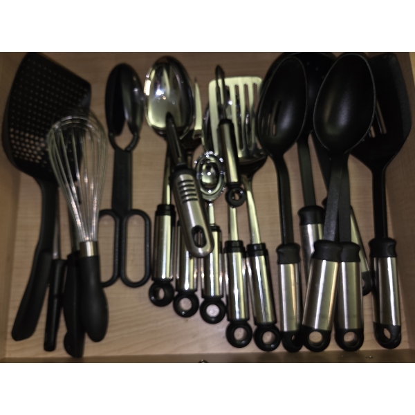 Huge Group Of Farberware Kitchen Tools In Great Condition