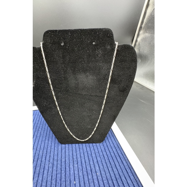 Beautiful Sterling Silver Chain - 20 inches long - 5.6 Grams 