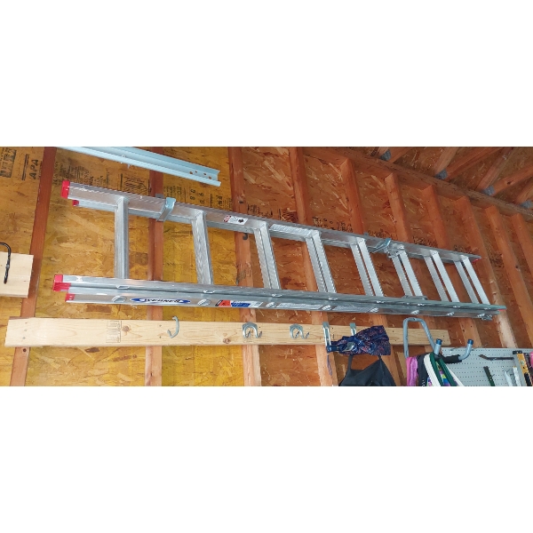 In Excellent Condition - 16 Ft Aluminum Werner Extension Ladder
