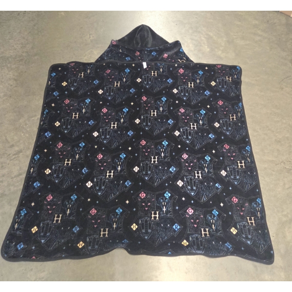One Size Fits Most Fleece Harry Potter Hooded Throw Blanket New Condition! 