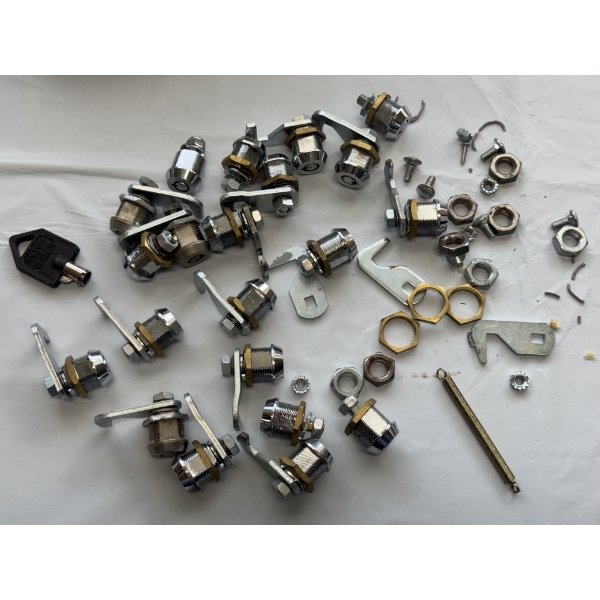 Approximately 21 Vending Machine Locks And 1 Key 