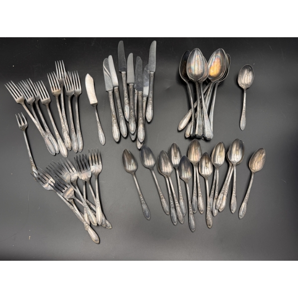 Large Lot of Silverplated Flatware Weighing in Total 4.4 Pounds 