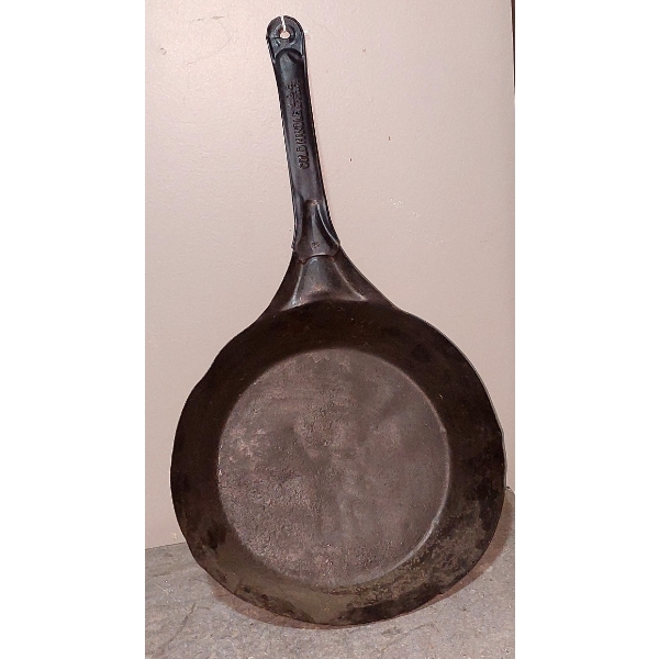 Antique L & G Mfg Co Long Handle Tin Frying Pan - Marked "Cold Handle"