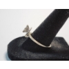 Image 3 : Stunning 14K White Gold Ring with Diamonds - Size 9 - Total Weight 3.0g