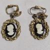 Image 3 : Vintage Black, White, And Peach Cameo Brooch Jewelry Set With Patty Token