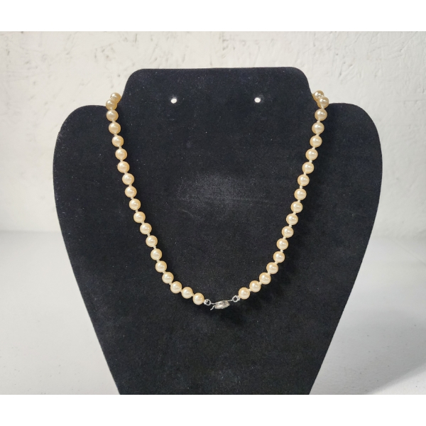 Gorgeous Pearl 16in Necklace with Silver-Tone Clasp 