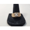 Image 2 : Stunning 10K Gold Ring - Size 10 - Total Weight 5.1g