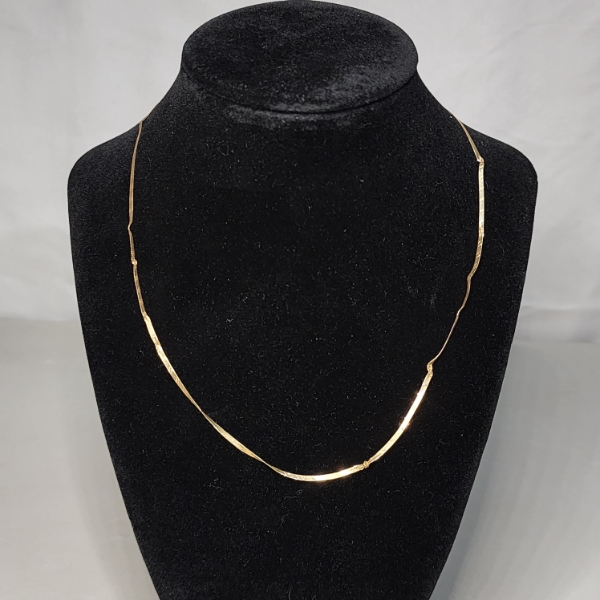 10K Yellow Gold Herringbone ~18" Necklace - Total Weight: 1.6g