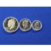 Image 3 : 1776-1976 United States Bicentennial Silver Proof Set with Display Case - 3 Coin Set