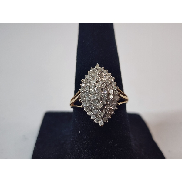 Stunning 14K Yellow Gold Diamond Cluster Ring - Size 6.5 - TW: 3.7g