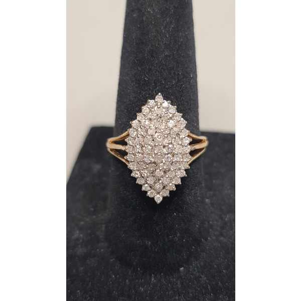 14K Gold Women's Diamond Cluster Ring - Size 6.5 - Weight: 3.7g 