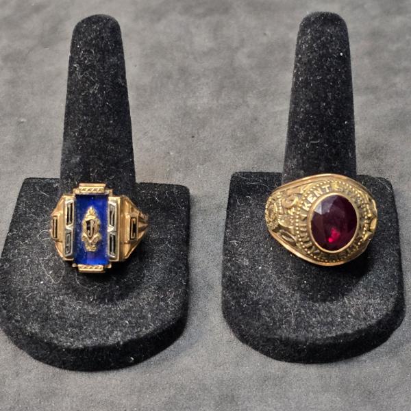 (2) Class Rings - 10k Gold - 21.0g Total Weight