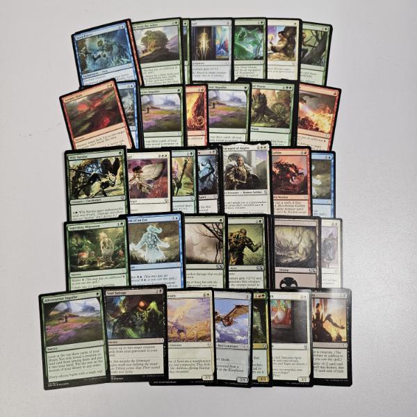Over 100 Assorted MTG Magic The Gathering Trading Cards ~ Mostly From the Dominaria Set