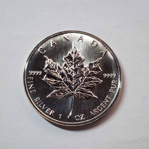 Royal Canadian Mint 1 oz .9999 Fine Silver 1994 Canadian Maple Leaf $5 Coin