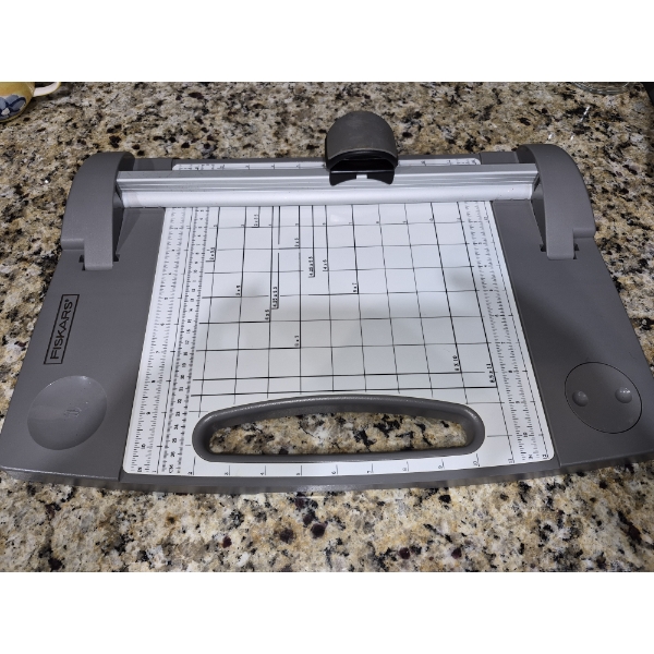 PICKUP IN NORTHFIELD - "FISKARS" Precision Trimmer Fabric / Paper - See Pics - (All Items noting "Pi