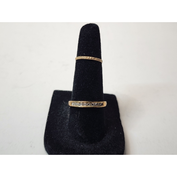 x2 10K Gold Rings - Sizes 2.5 and 7.5 - Total Weight: 1.9g