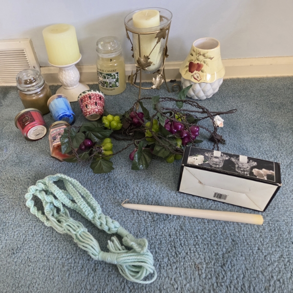 PICKUP IN CANTON - Candle Group, Plant Hanger, Lighted 6ft Grape Garland, & More 
