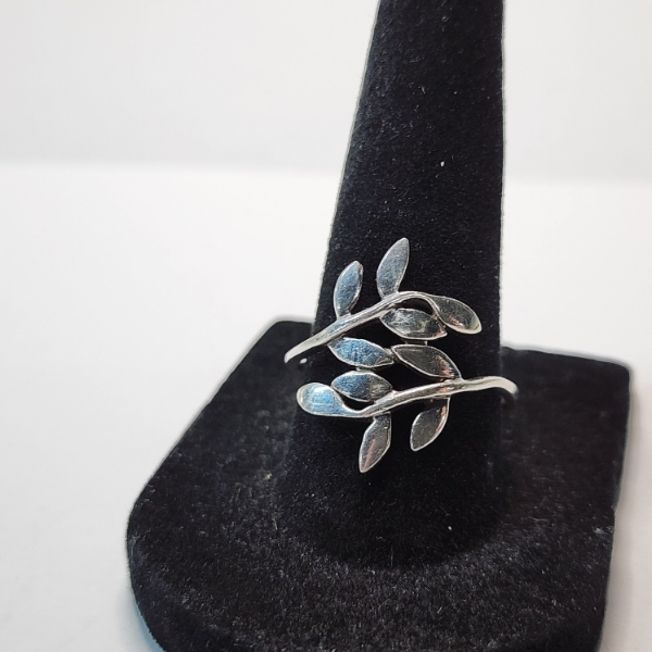 Sterling Silver "Olive Leaf" Wrap Ring - Size 8- TW: 2.5g